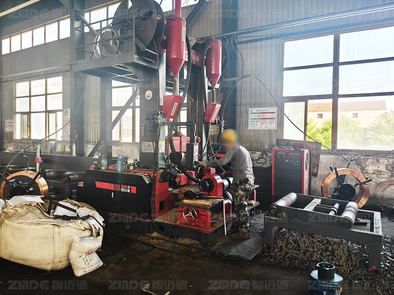 反复吊装、误差累积？这台组焊矫一体机搞定组立、焊接、矫正